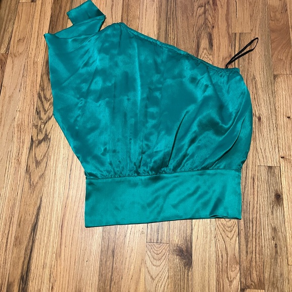 Bebe 100% Silk One-Shoulder Top XXS emerald - Picture 3 of 7